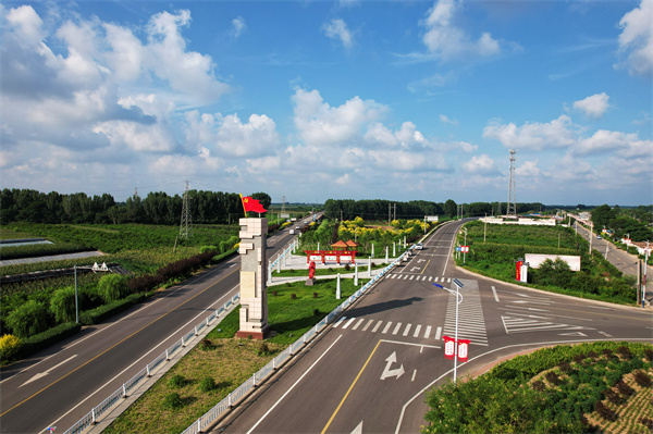 加强交通重点项目合作,唐秦高速二期与天津唐滨高速签订接线协议,两